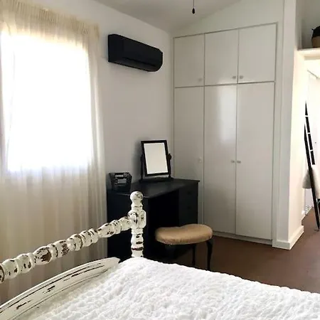 Jonty Villa, Mazotos * Larnaca