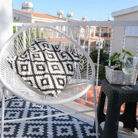 Jonty Villa, Mazotos Villa *